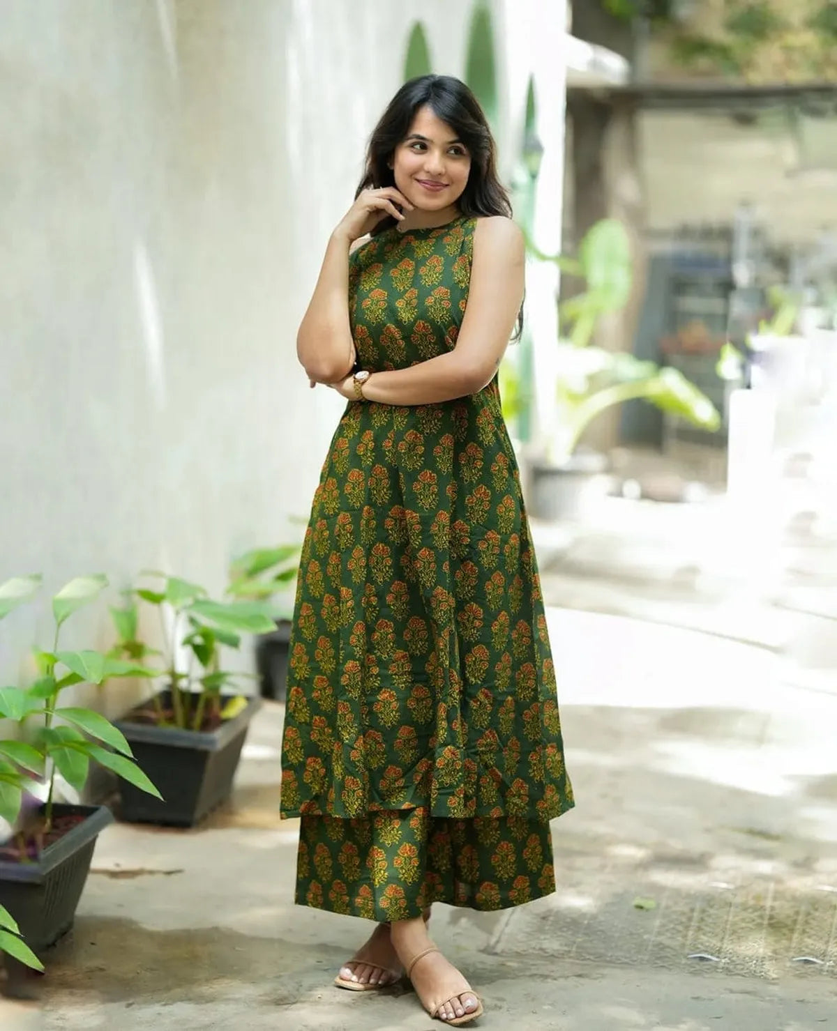 Elegant Green Floral Printed Sleeveless Kurti & Palazzo Set for Women | Casual Ethnic Co-ord Set