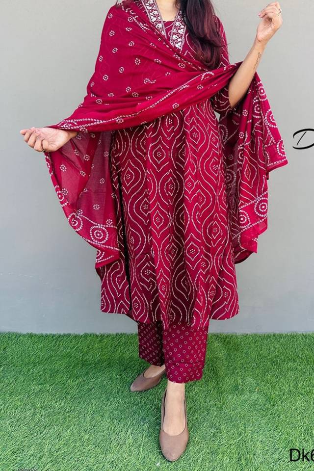 Second image of Elegant Maroon Bandhani Suit Set